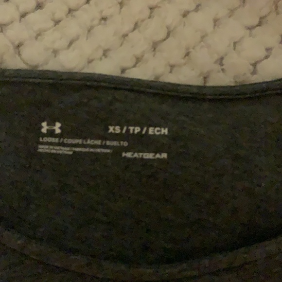 Women’s short sleeve under armor tee - Picture 4 of 5